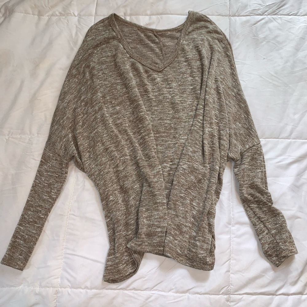 Tan Longs sleeve